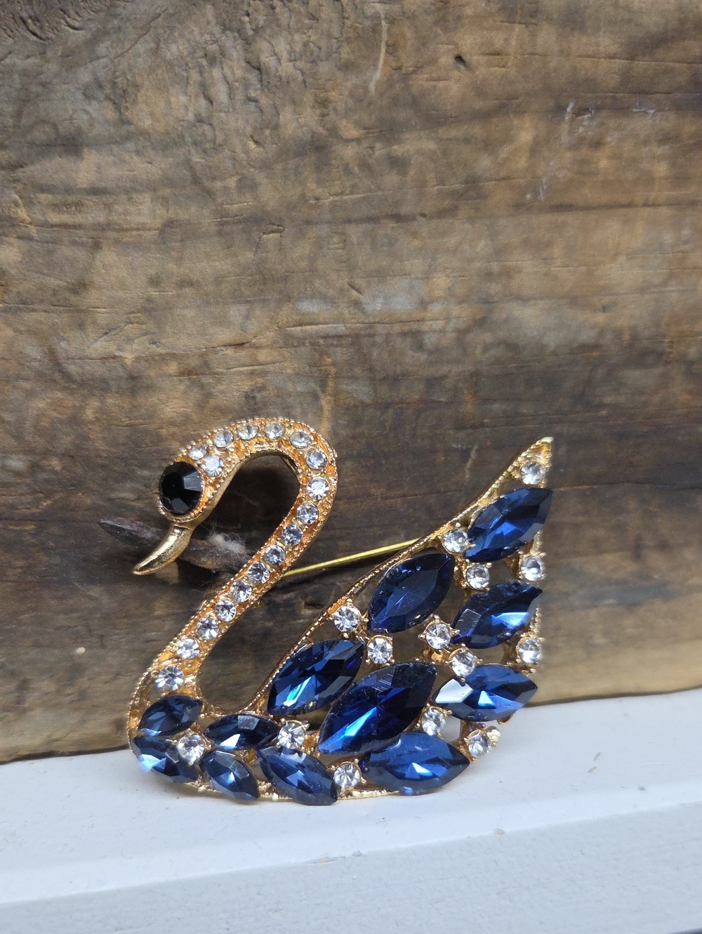Elegant Blue Crystal Swan Brooch Pin / Pendant Gold Tone Animal Jewelry